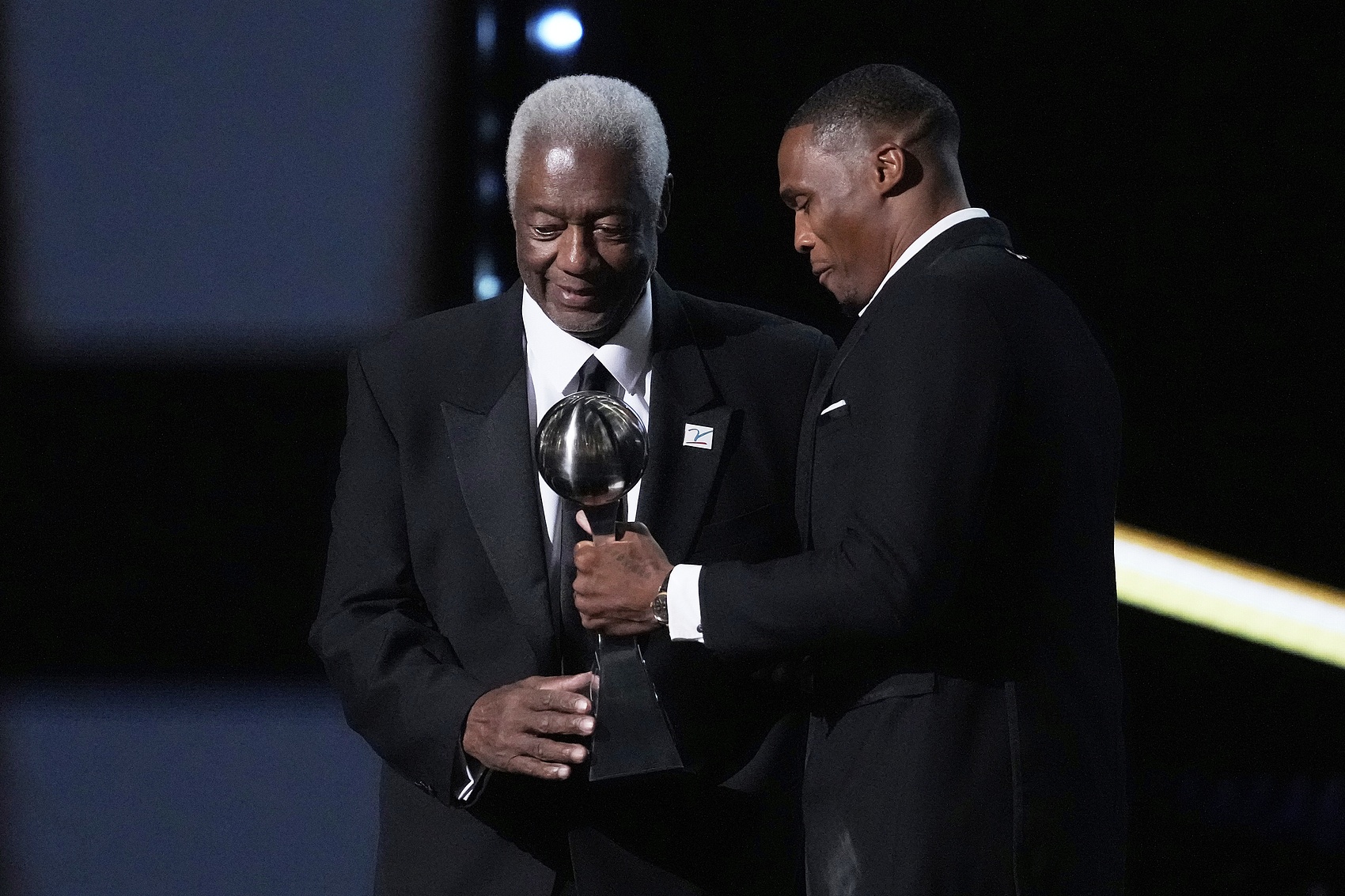 mk体育下载-奥斯卡-罗伯特森NBA生涯首秀即三双 历史唯一