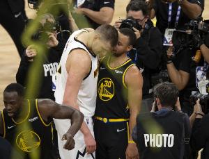 mk体育入口-科尔：放在十年前 约基奇和库里的表现会让NBA球迷都疯掉